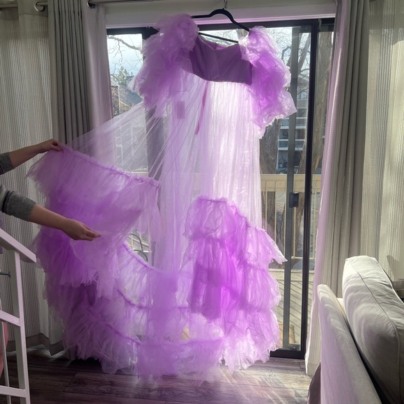 Plus size purple maternity photoshoot dress - Picture 5 of 9